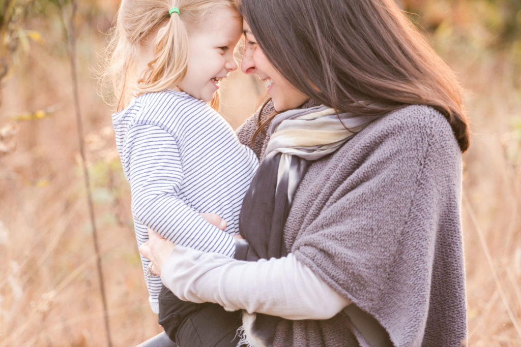 posing ideas mother daughter poses #photographyposes